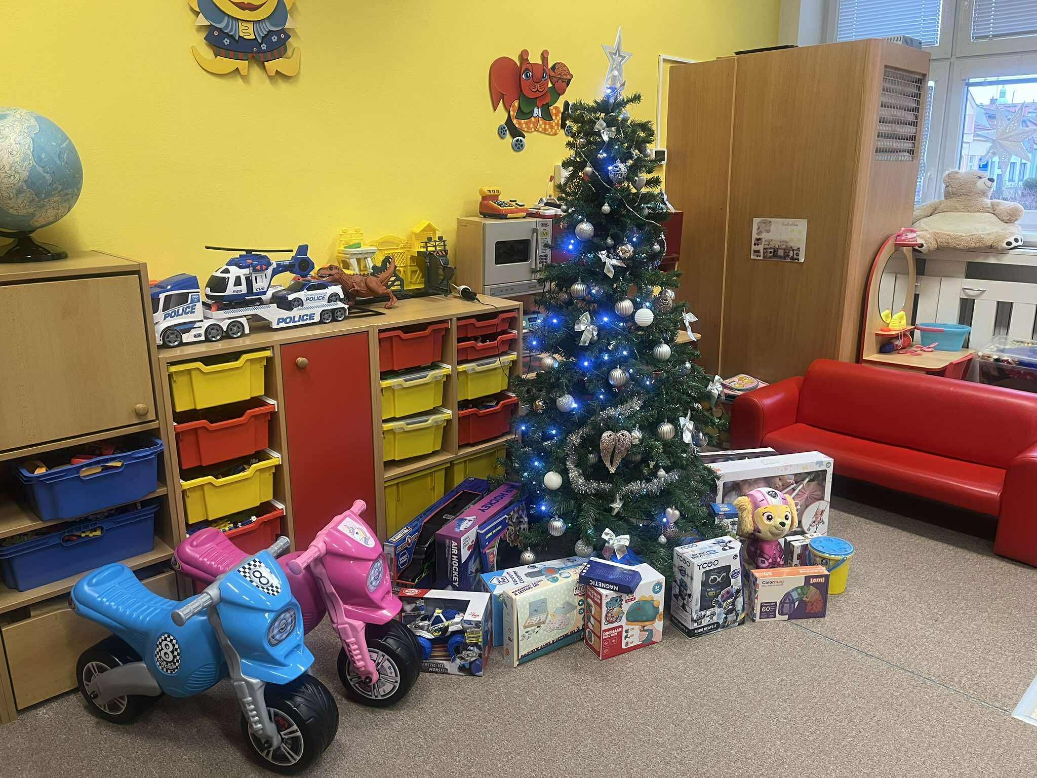 597281734_1214719917194438_2602199371287315341_n