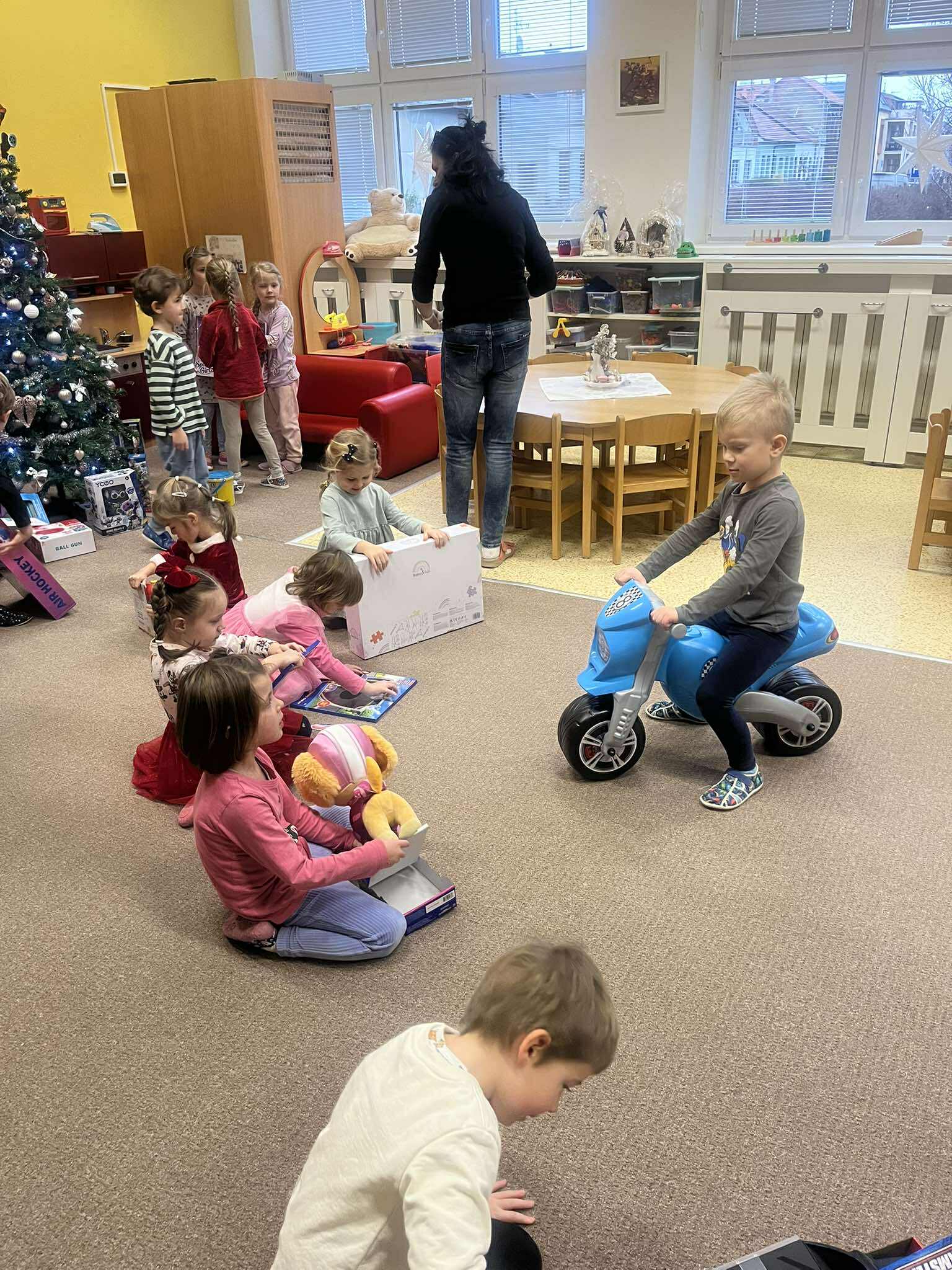 600713060_2041022506742239_4616351818452276206_n